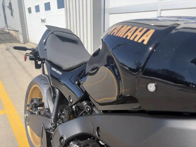 2026 Yamaha XSR900 thumbnail 4