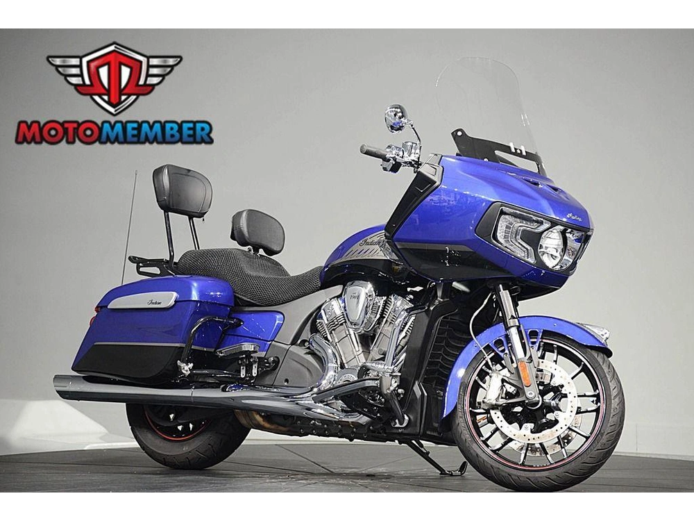 2023 Indian Motorcycle Challenger® Limited Spirit Blue Metallic / Black Metallic alt
