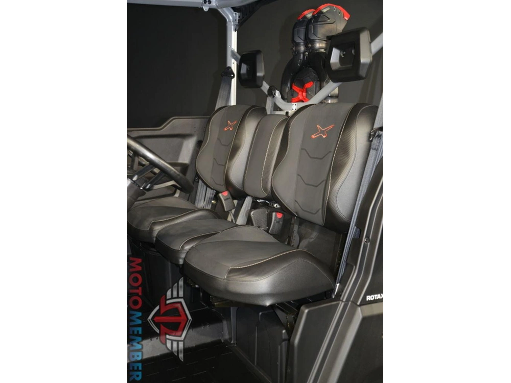 2025 Can-am Defender X Mr With Half-doors Hd10 Hyper Silver & Legion Red alt