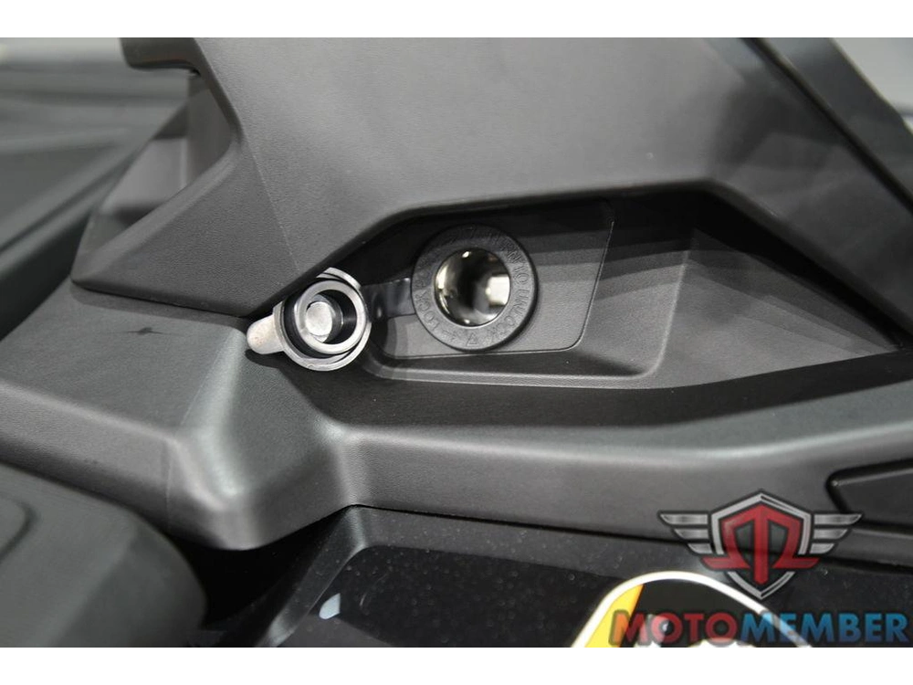 2026 Can-am Outlander Backcountry 1000r Stealth Black alt