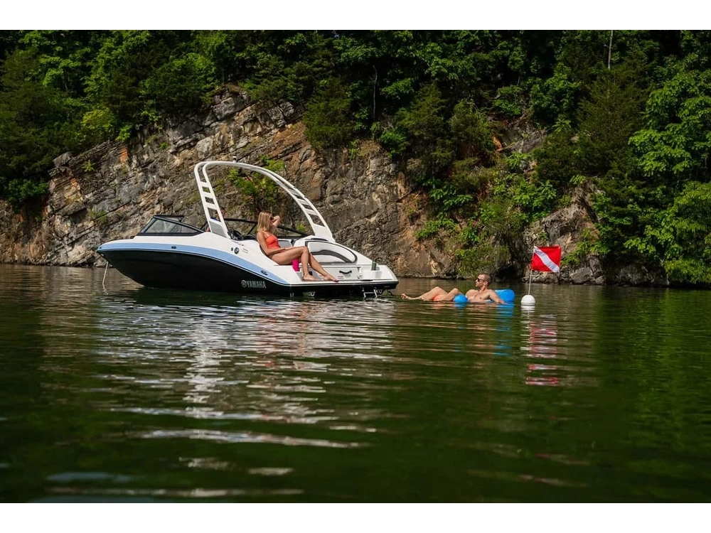 2025 Yamaha 195s Mist Grey alt