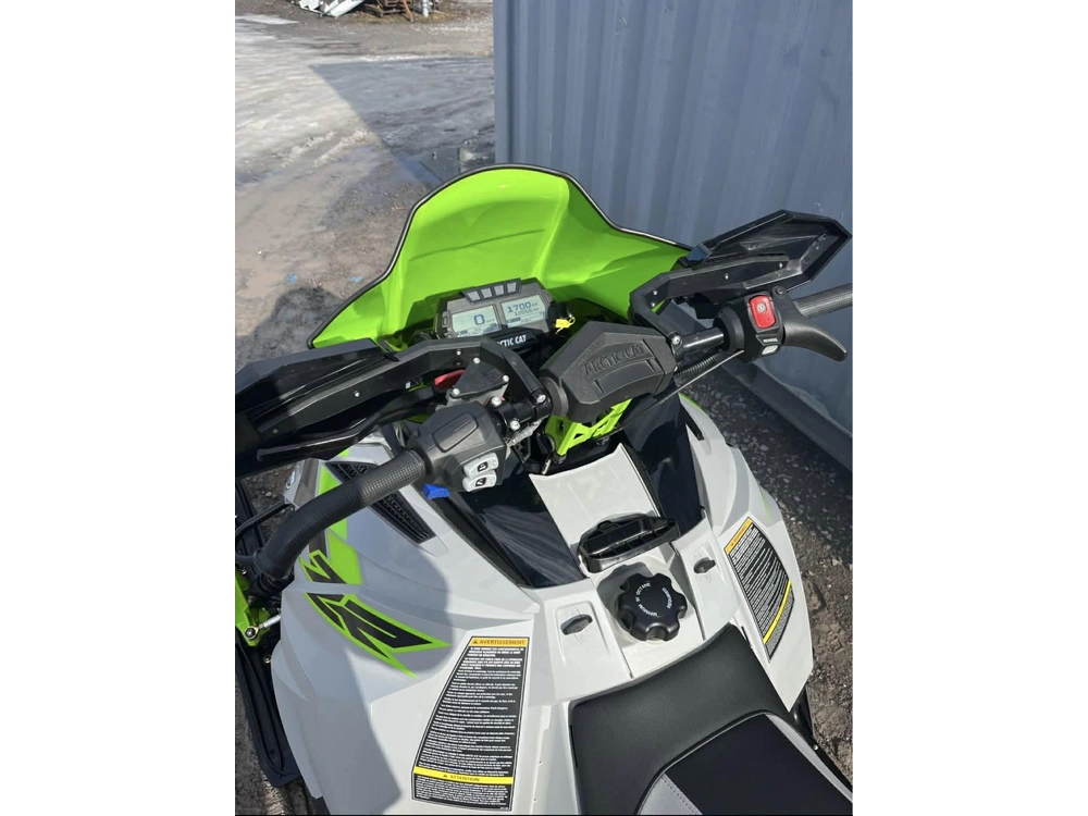 Arctic Cat Zr8000 2018 alt