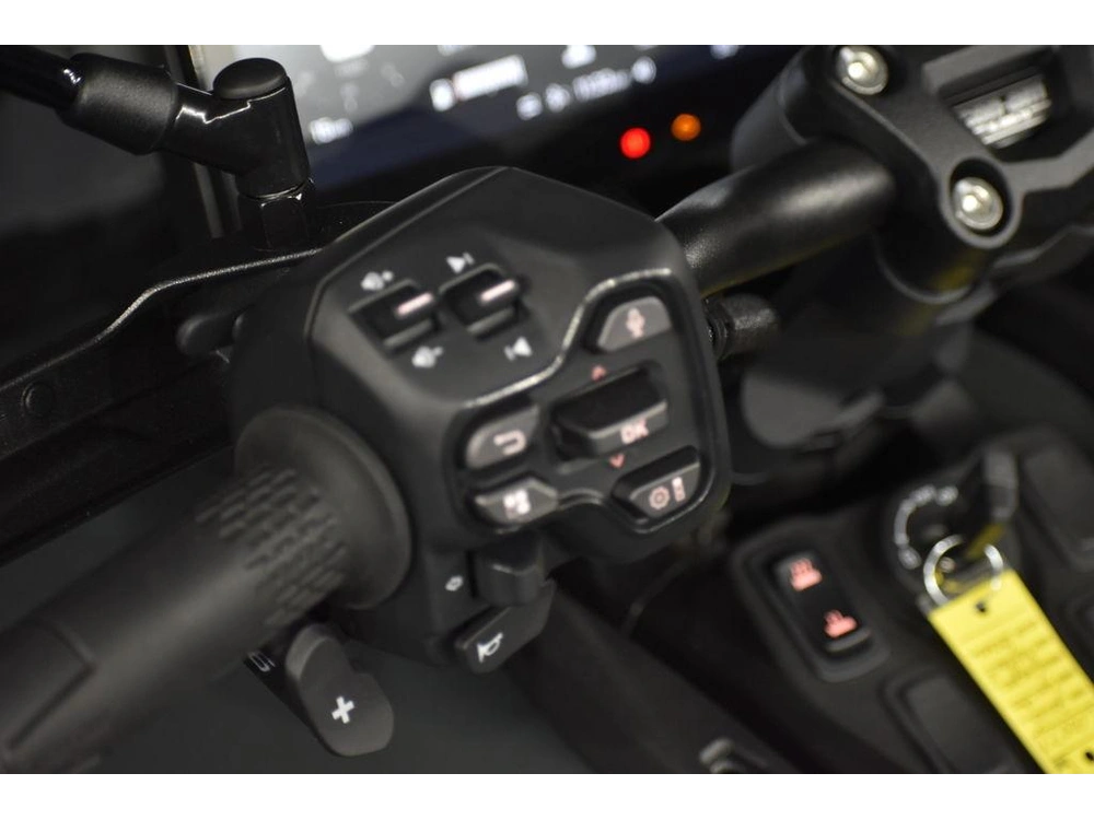 2025 Can-am Canyon Redrock alt