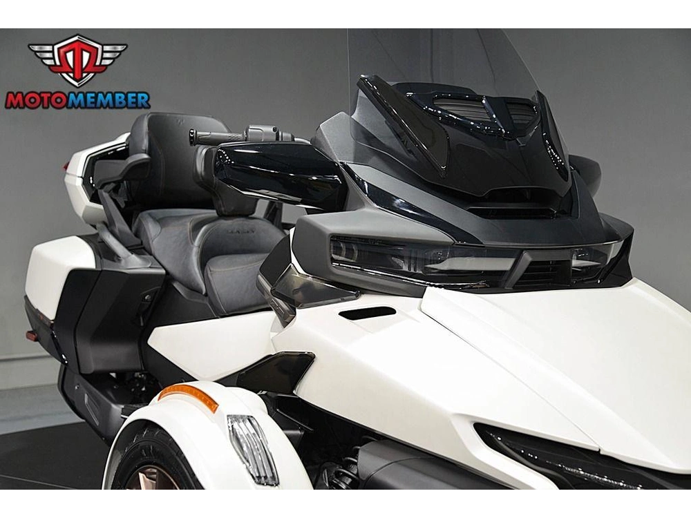 2025 Can-am Spyder Rt Sea-to-sky alt