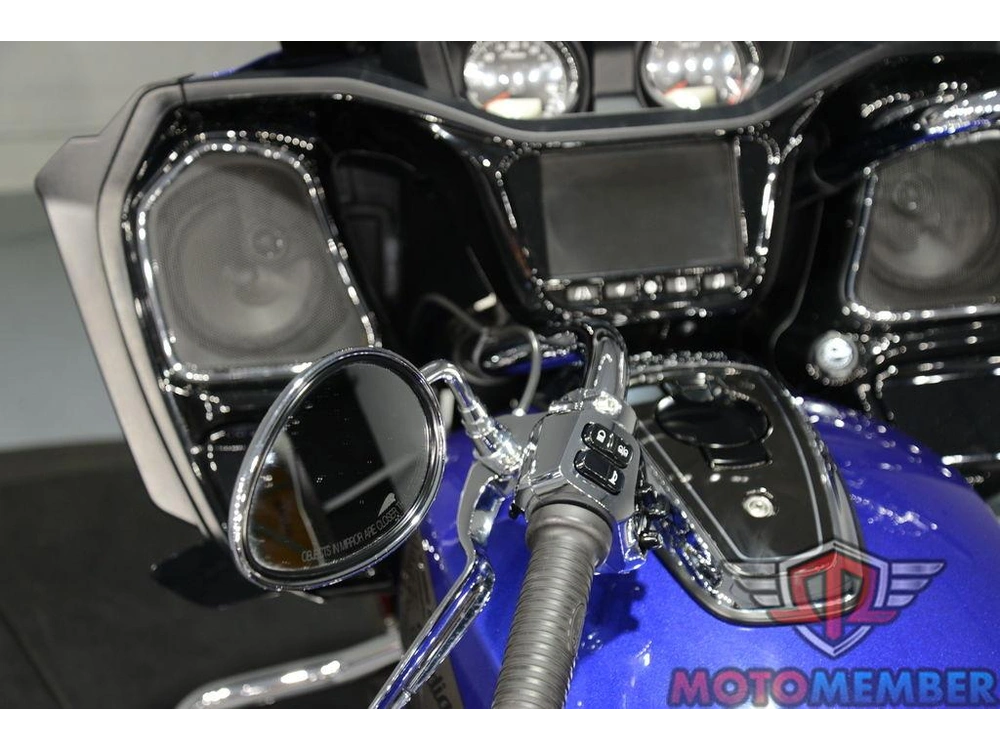 2023 Indian Motorcycle Challenger® Limited Spirit Blue Metallic / Black Metallic alt