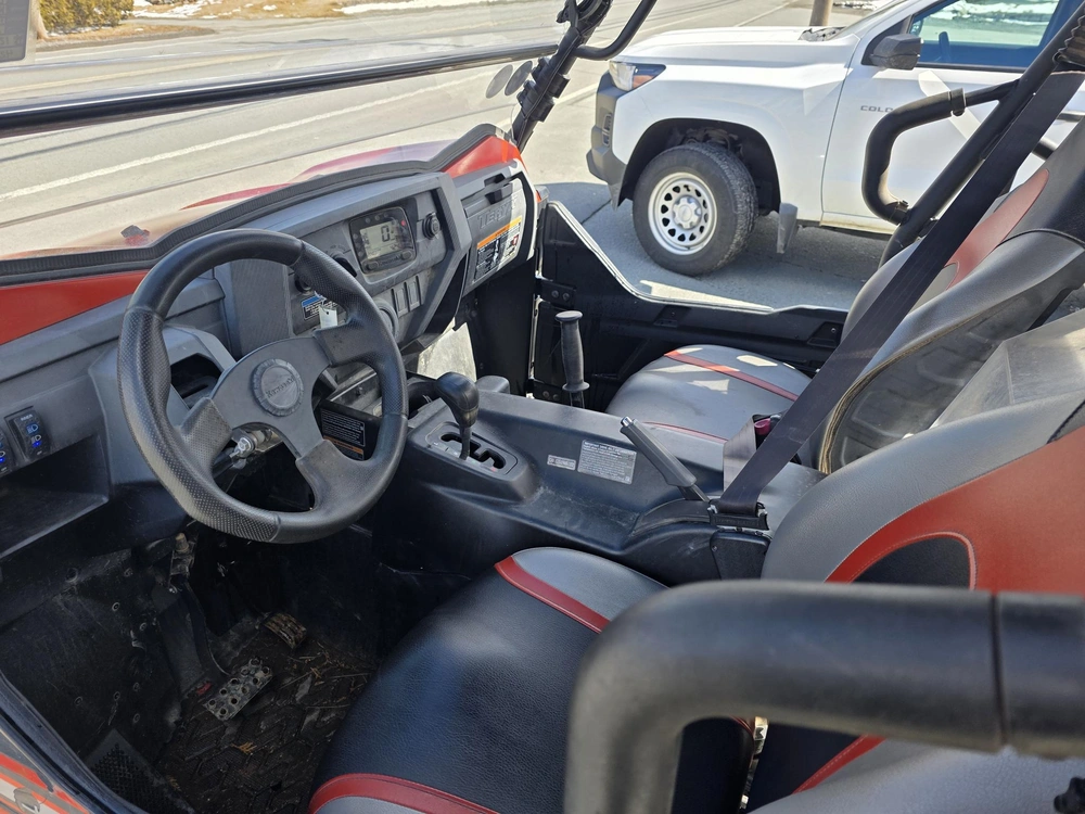 2017 Kawasaki Teryx Le alt