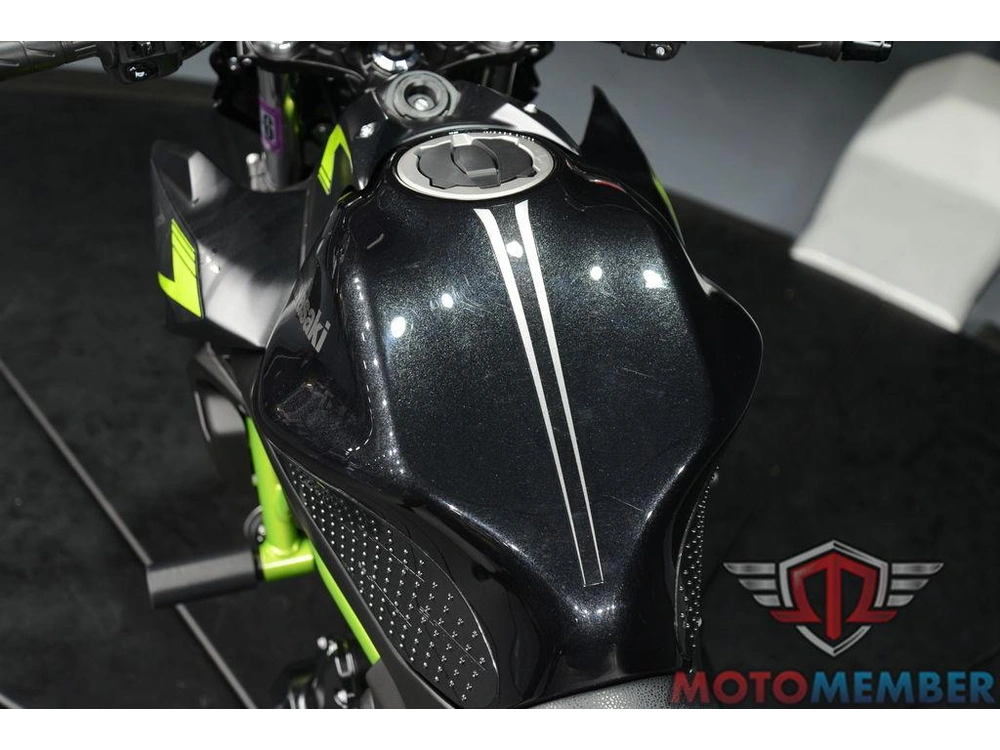 2022 Kawasaki Z650 alt