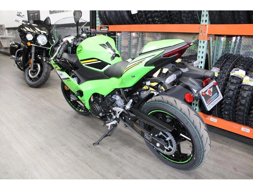 2025 Kawasaki Ninja® 500 Krt Edition alt