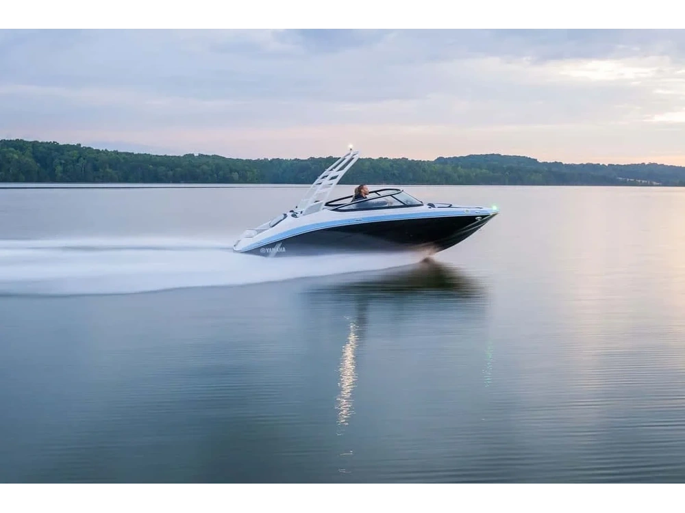 2025 Yamaha 195s Mist Grey alt