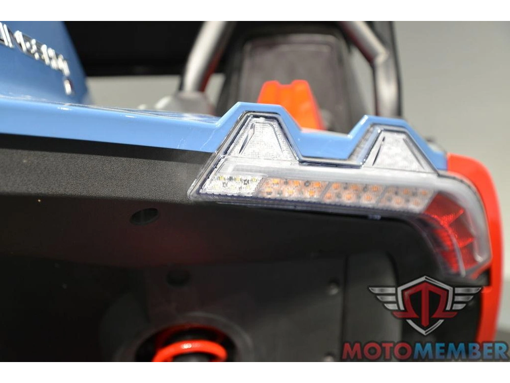 2025 Slingshot Slingshot® R Royal Red Blue alt