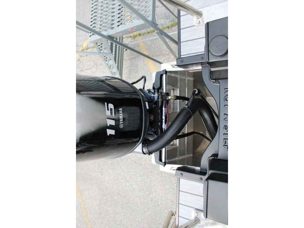 2025 Suncatcher Select 320rcx alt