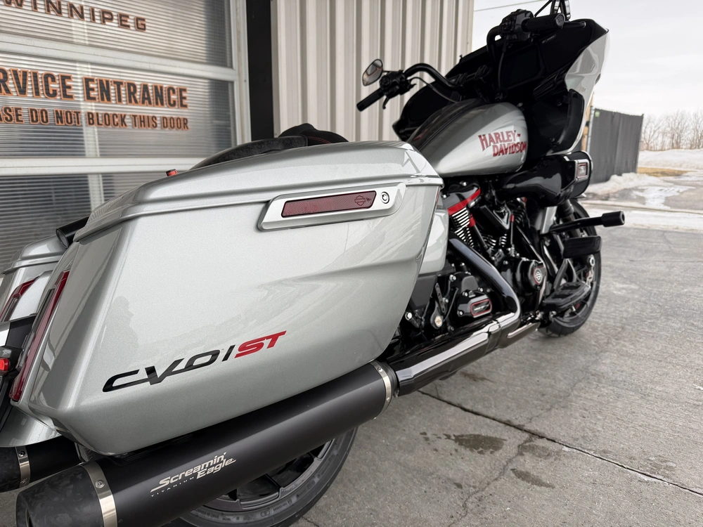 2025 Harley-davidson Cvo Road Glide St alt