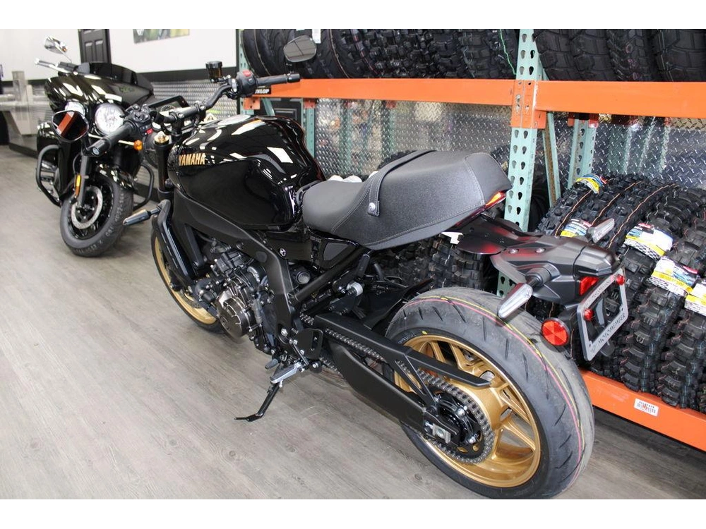 2025 Yamaha Xsr900 alt