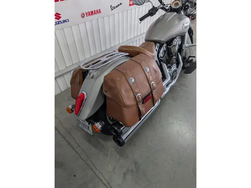 2017 Indian Motorcycle SCOUT 1200 thumbnail 12