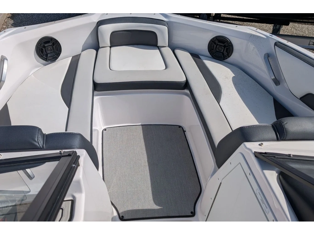 2021 Yamaha Sx195 Only 89 Hours! 250 Horsepower! 50 Mph + Super Clean! ! $56995 Plus Hst & Licensing. Finance For $124 Weekly With No Downpayment! Trades Welcome. alt