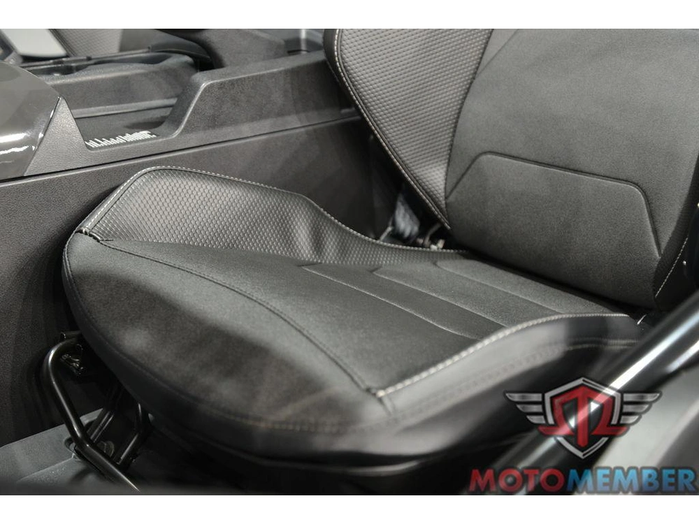 2025 Slingshot Slingshot® R alt