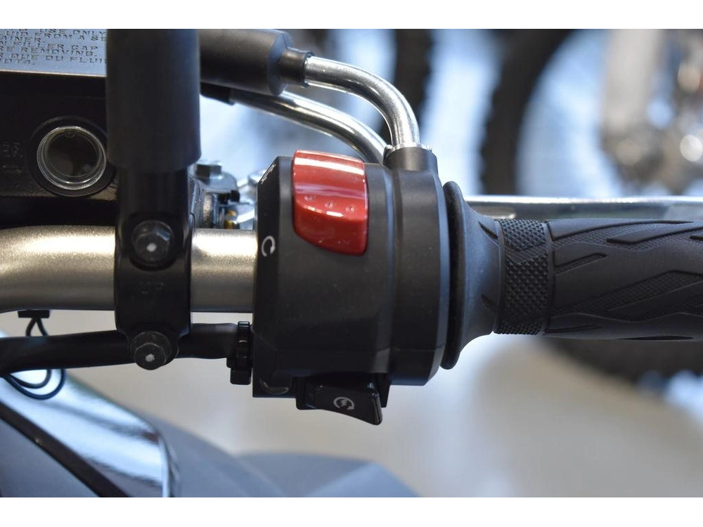 2025 Suzuki V-strom 650 alt