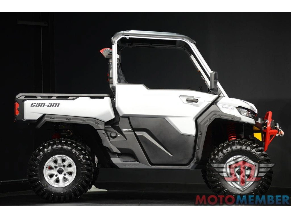 2025 Can-am Defender X Mr With Half-doors Hd10 Hyper Silver & Legion Red alt