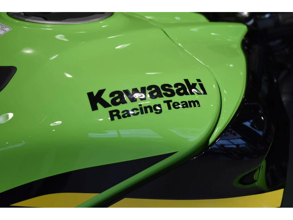 2025 Kawasaki Ninja® Zx™-10r Krt Edition alt