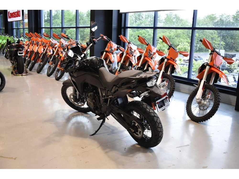 2025 Suzuki V-strom 800de alt