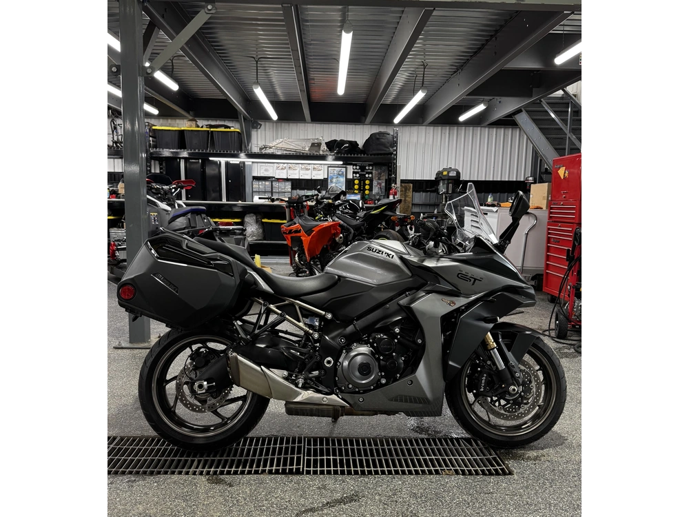 2025 Suzuki Gsx-s1000g alt