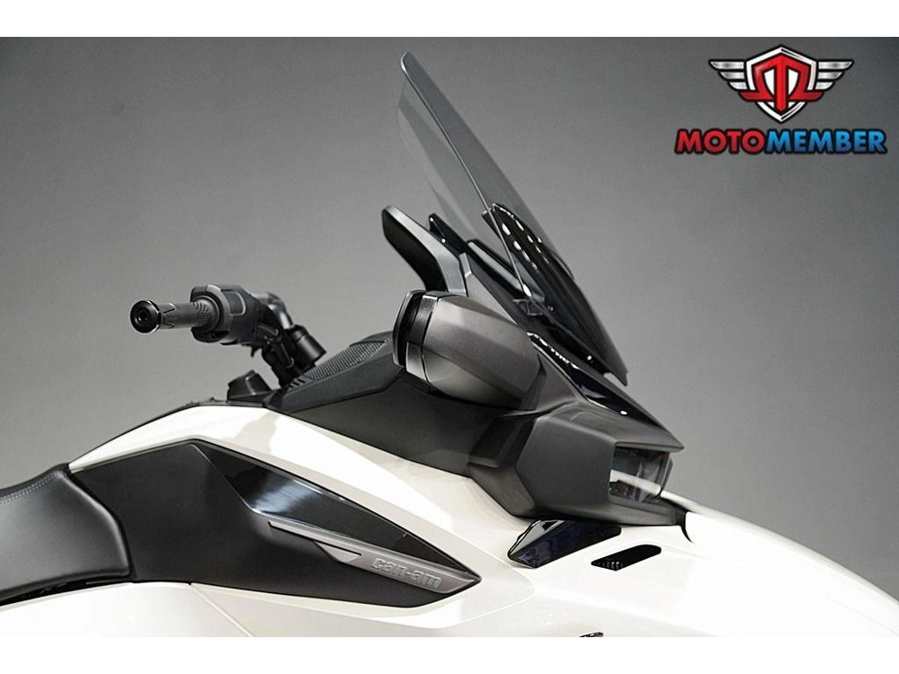 2026 Can-am Spyder Rt alt