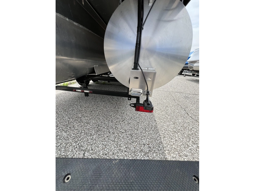 2022 Godfrey Marine Mc235rl alt