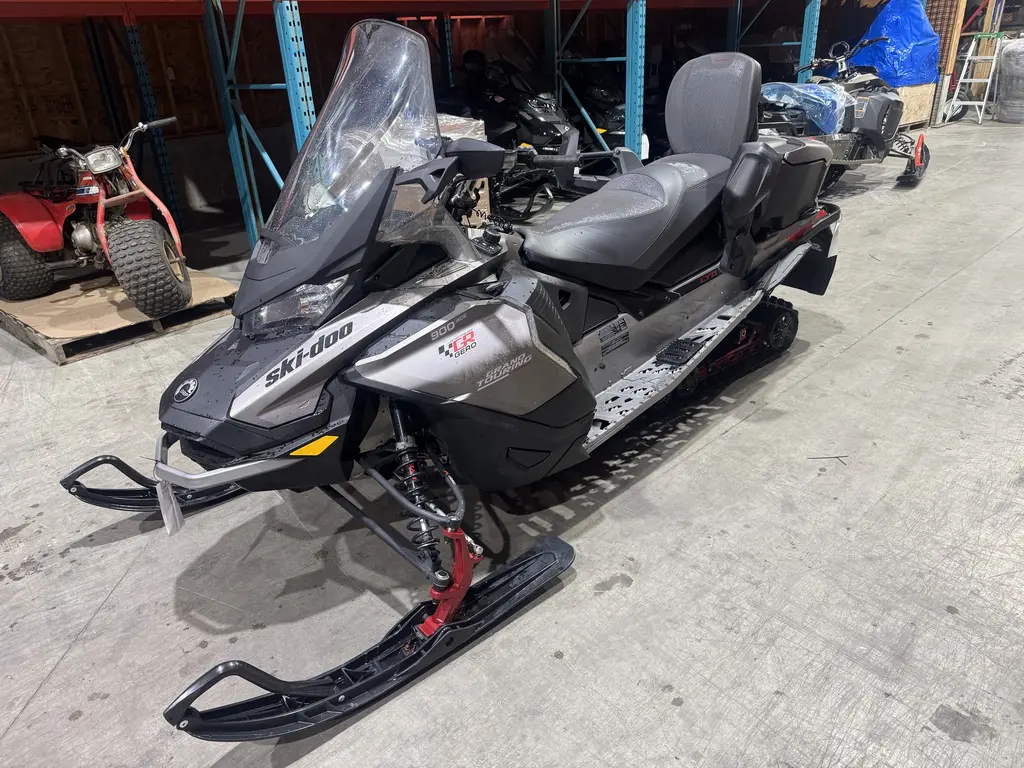 Ski-Doo grand touring ltd 900 luxury package  2023