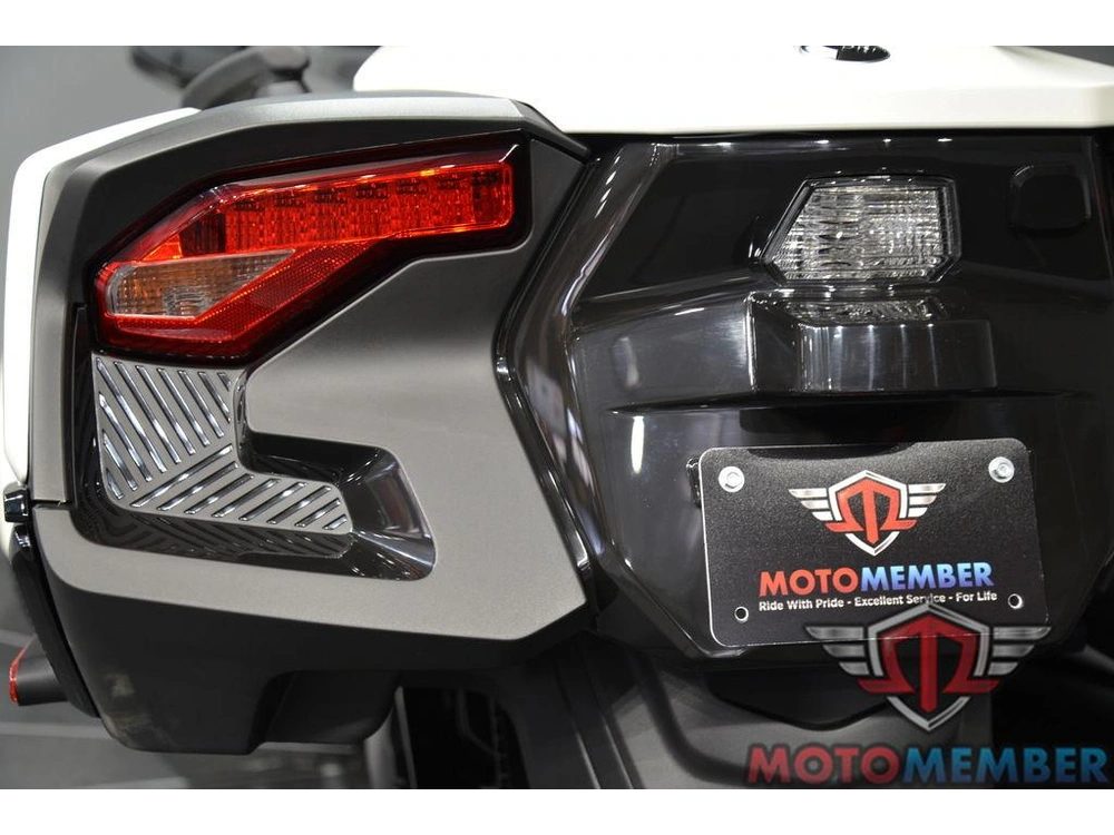 2026 Can-am Spyder Rt alt