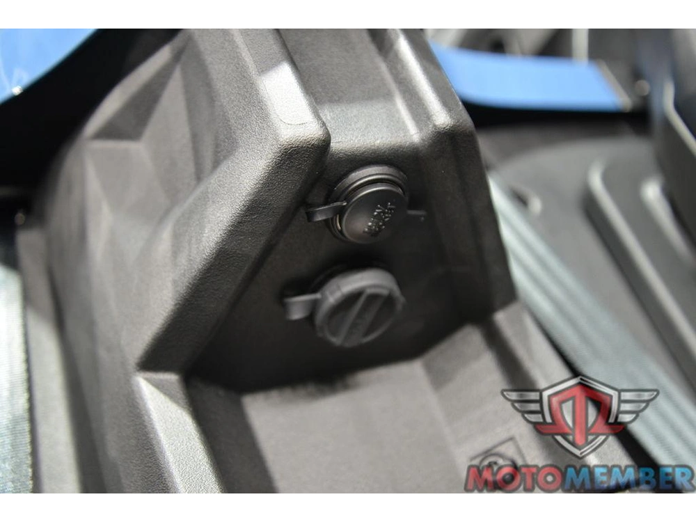 2025 Slingshot Slingshot® Slr Autodrive Royal Red Blue alt