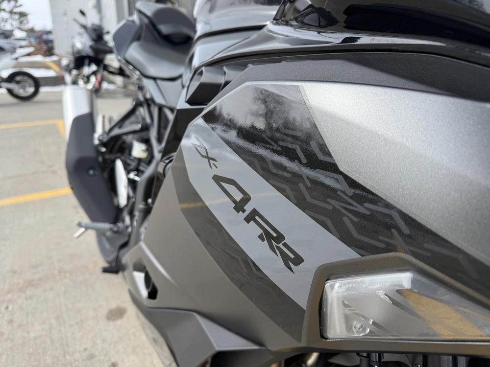 Kawasaki Ninja Zx-4rr 2026 alt