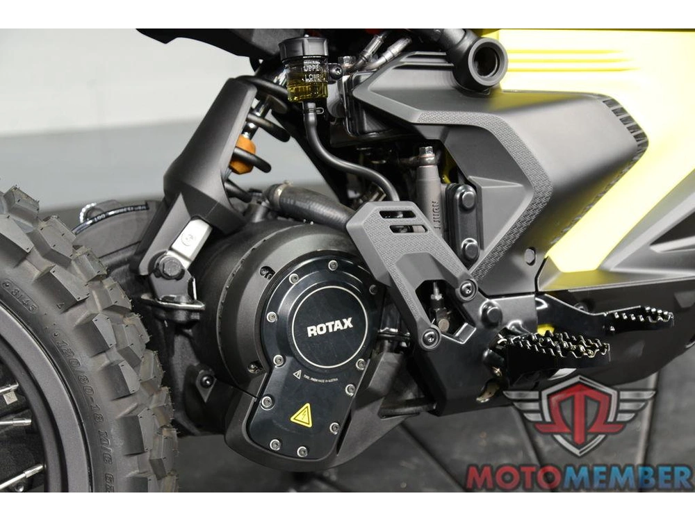 2025 Can-am Origin White alt