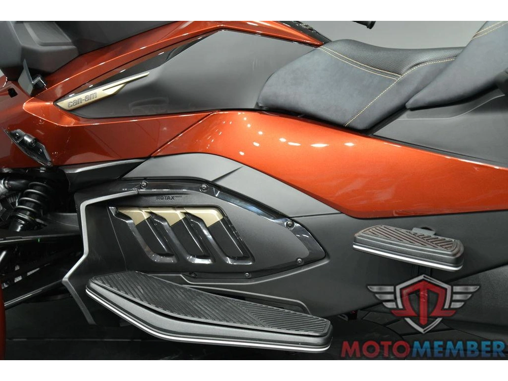 2026 Can-am Spyder Rt Sea-to-sky alt