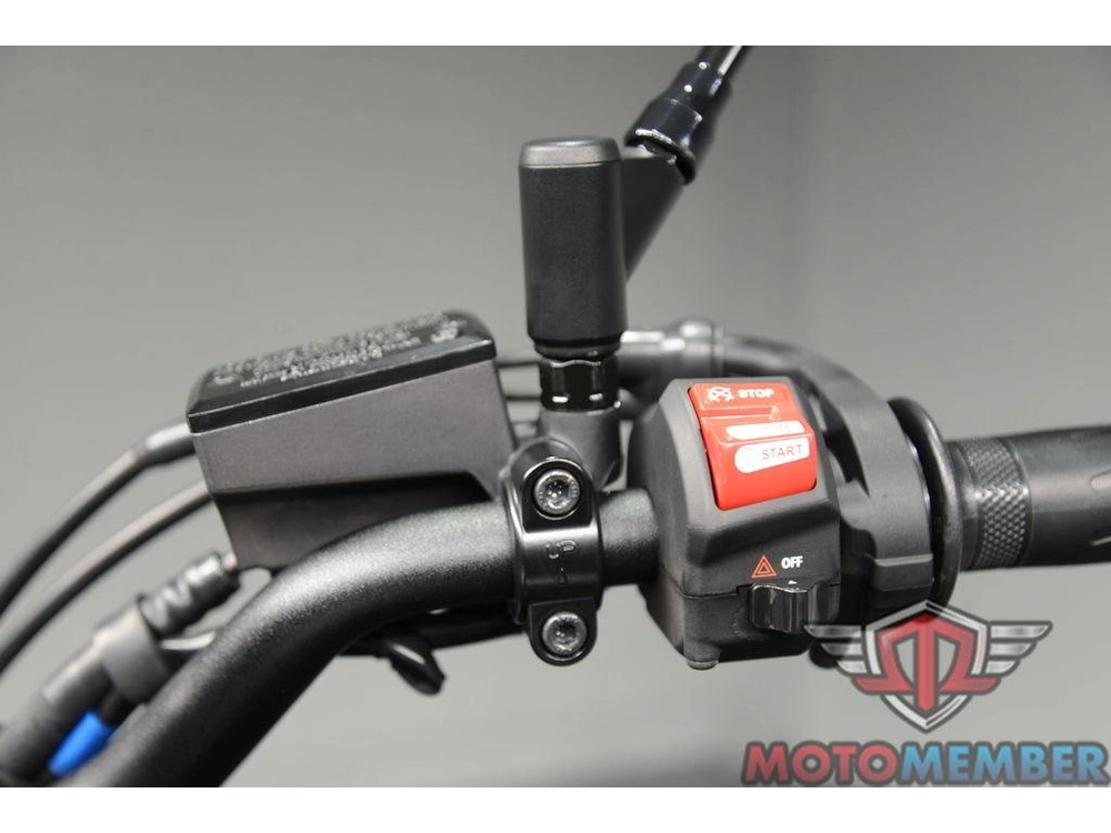 2025 Yamaha Xsr700 alt