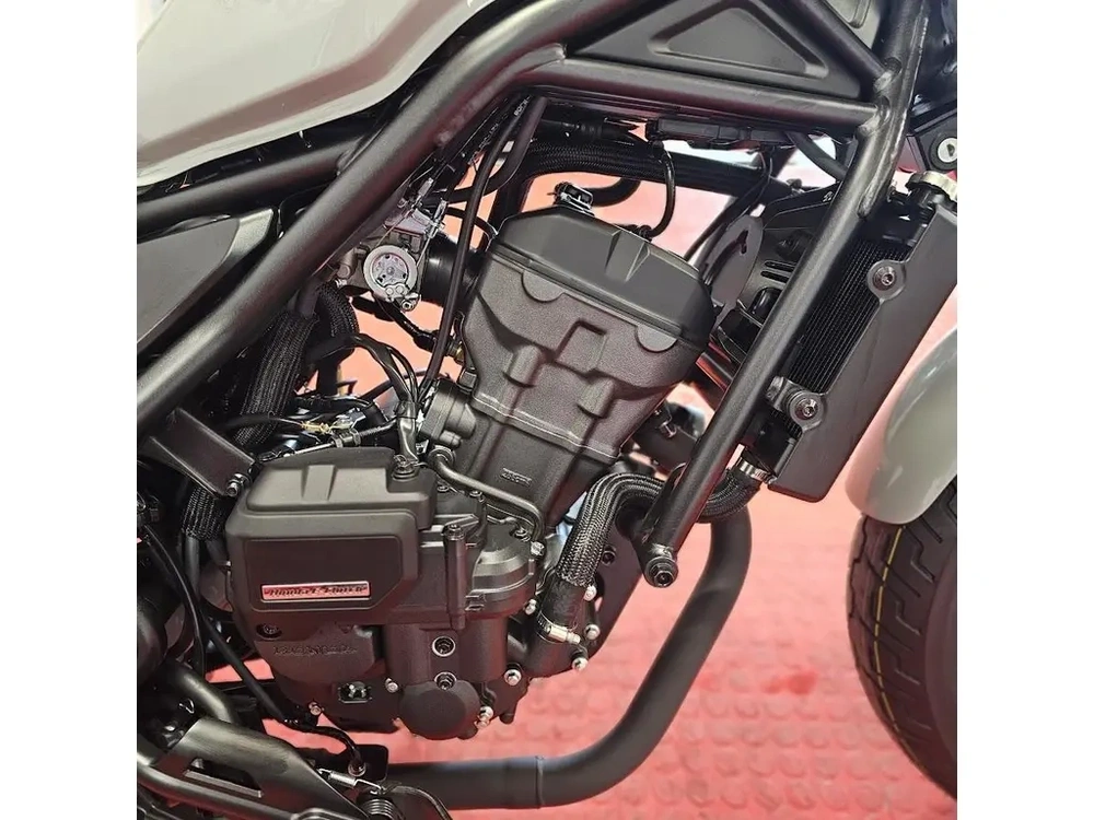 2026 Honda Rebel 300 E-clutch alt