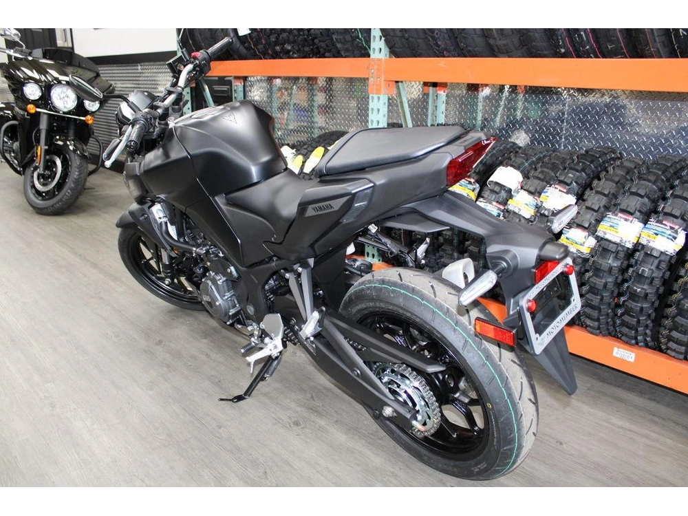2025 Yamaha Mt-03 alt