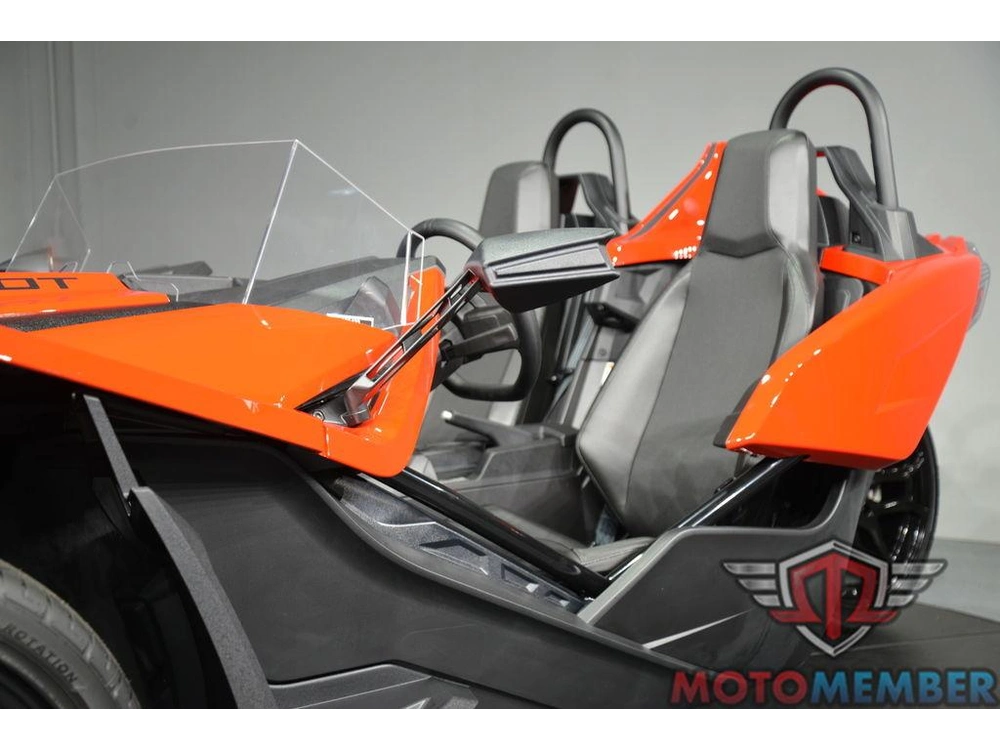 2025 Slingshot Slingshot® S Slingshot Red alt