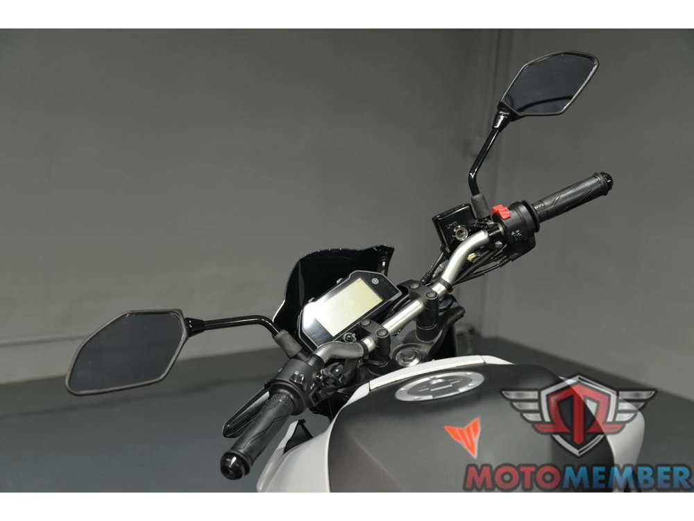 2020 Yamaha Mt-03 alt