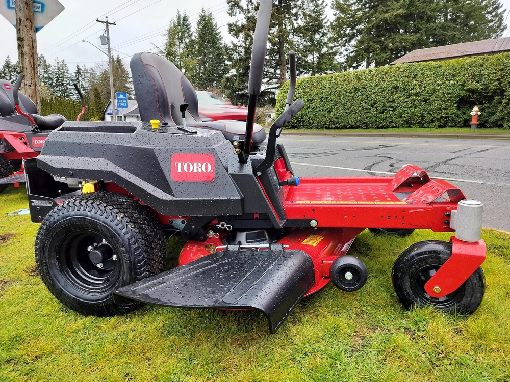 2026 Toro 75748 42" Residential Zero-turn alt