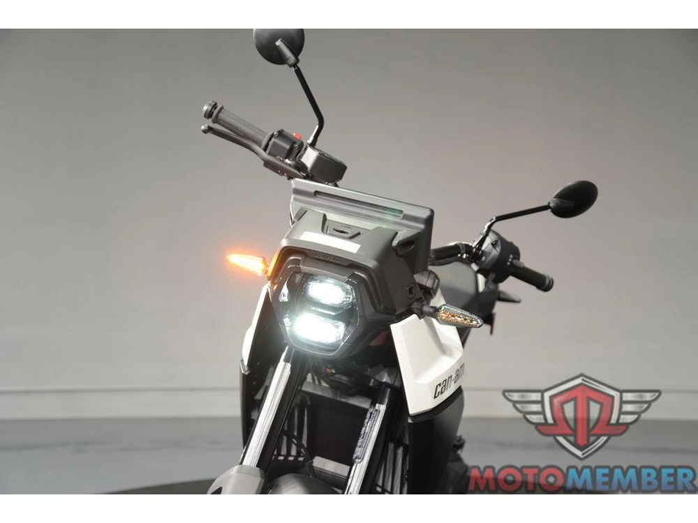 2025 Can-am Origin White alt