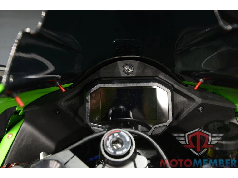 2023 Kawasaki Ninja® Zx™-10r Krt Edition alt