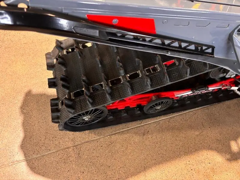 Polaris Switchback Assault 850 2021