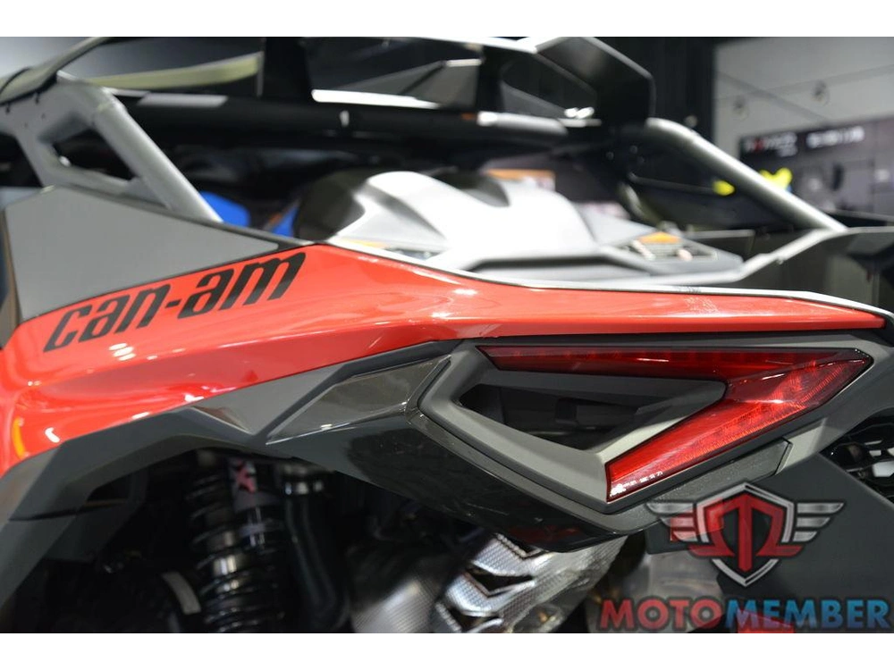 2025 Can-am Maverick R Max X Legion Red alt