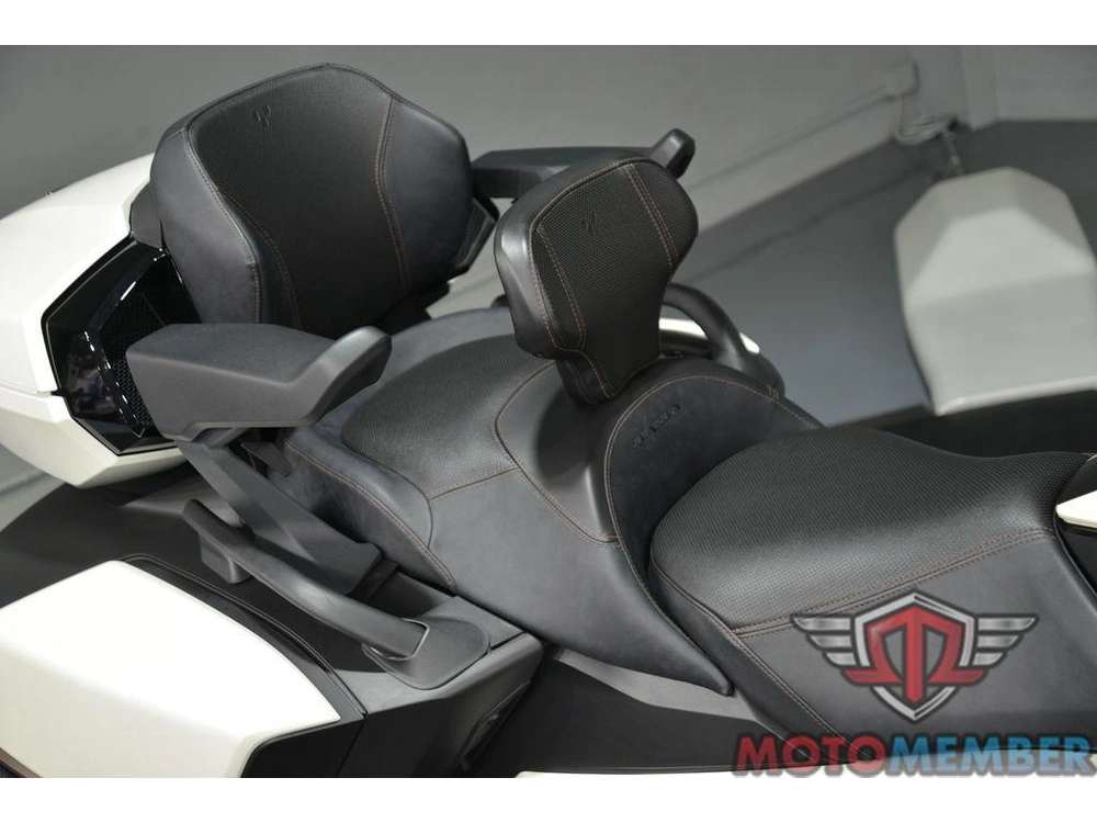 2025 Can-am Spyder Rt Sea-to-sky alt