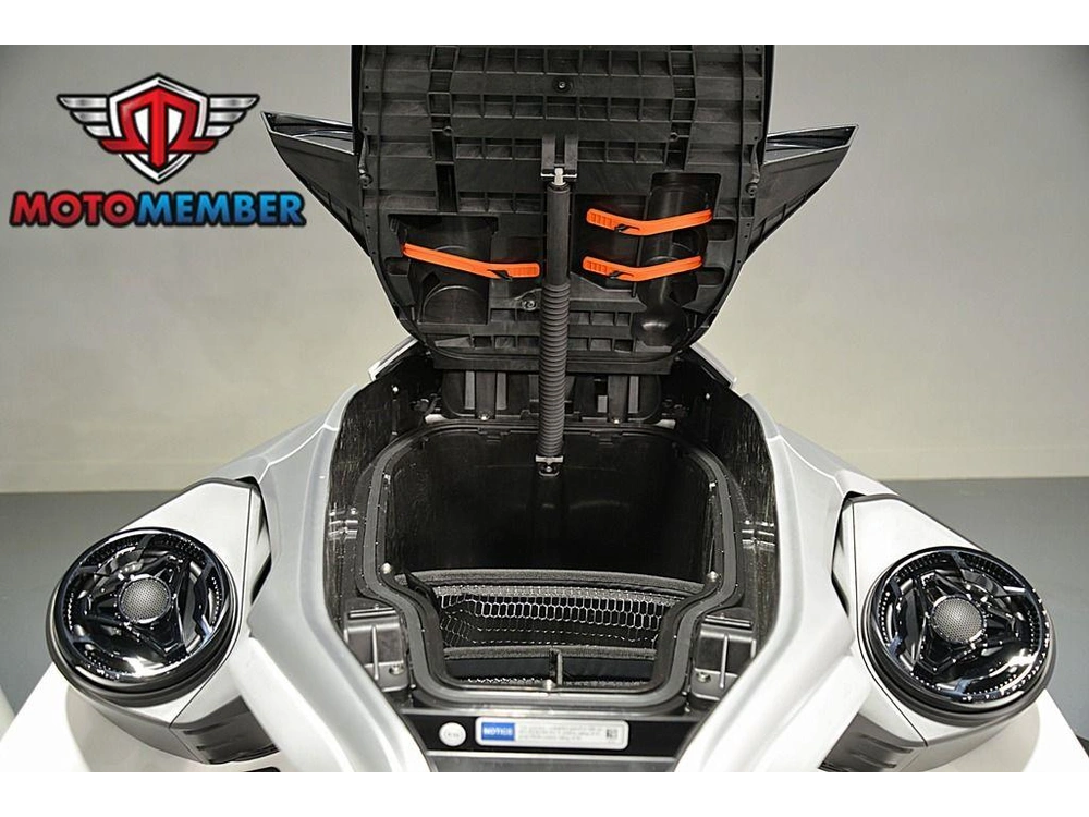 2026 Sea-doo Gtx™ Limited 325 White Pearl Premium alt