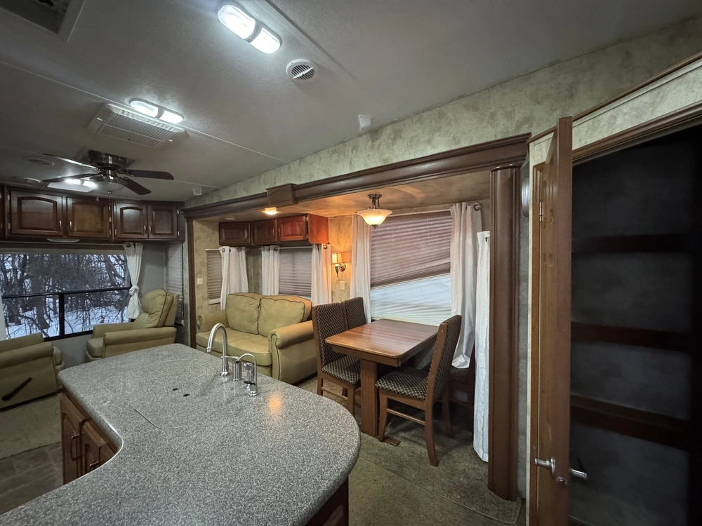 Keystone Rv Avalanche 290rls 2011 alt