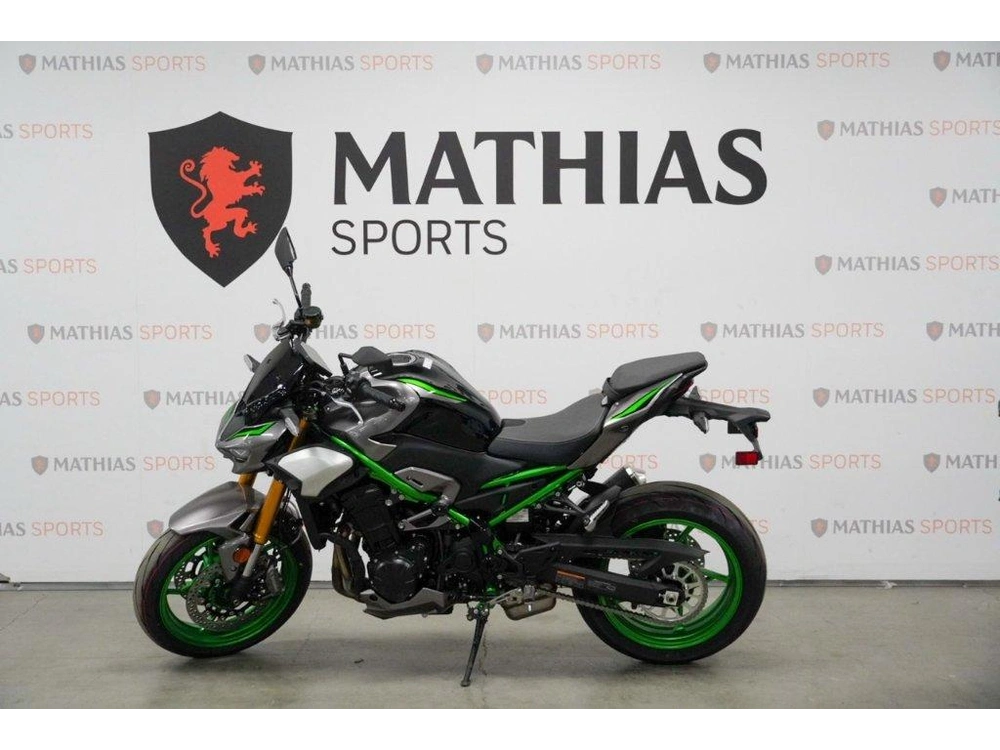 Kawasaki Z900 Se 2025 alt