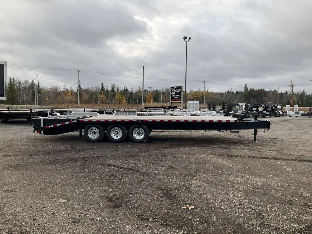2026 Canada Trailers 8.5x25 10.5 Ton Deckover Equipment Trailer alt