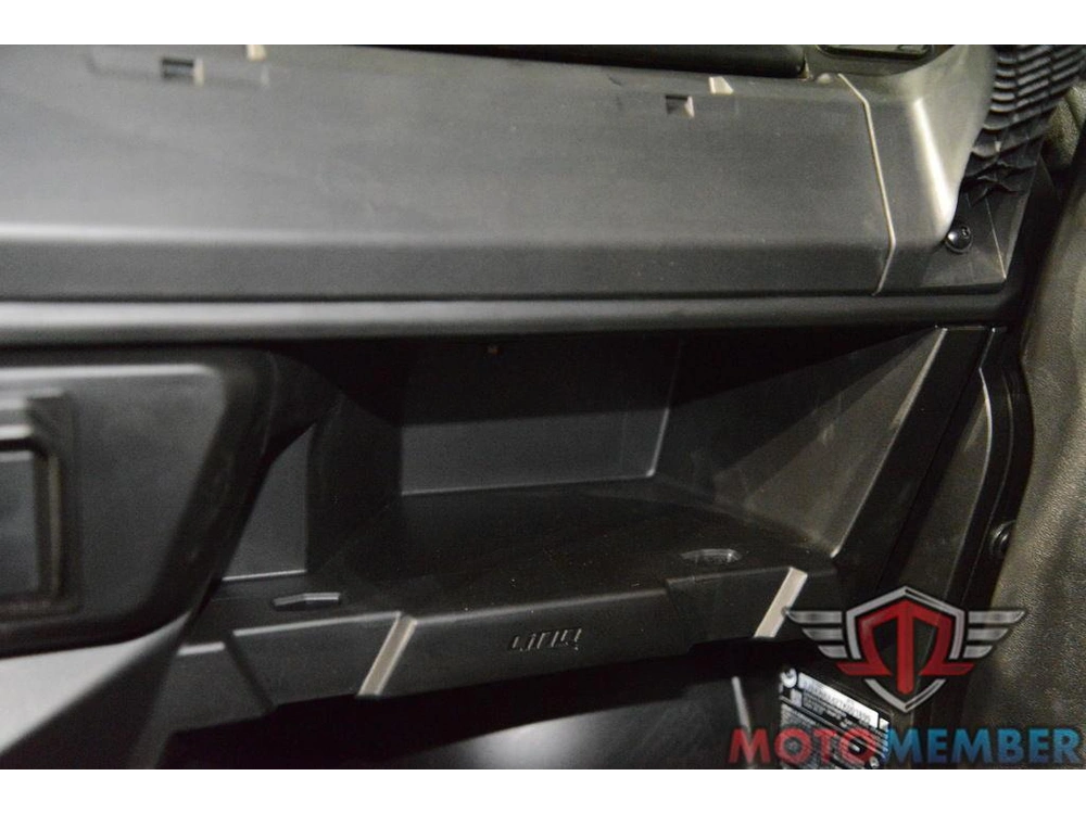 2026 Can-am Defender Max Xt Cab Hd11 With 10.25 In.display Dark Wildland Camo alt