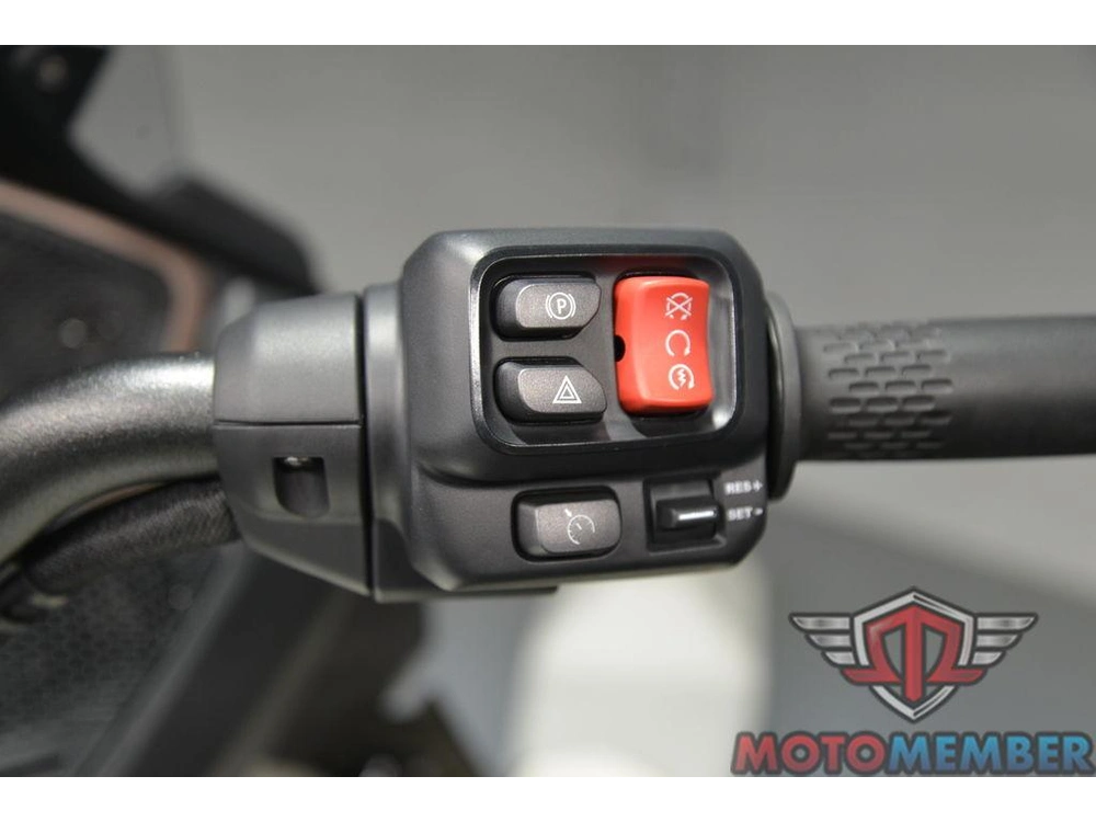 2025 Can-am Spyder Rt Sea-to-sky alt